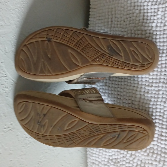 BareTraps Dasie slip on comfort sandals - Picture 16 of 16